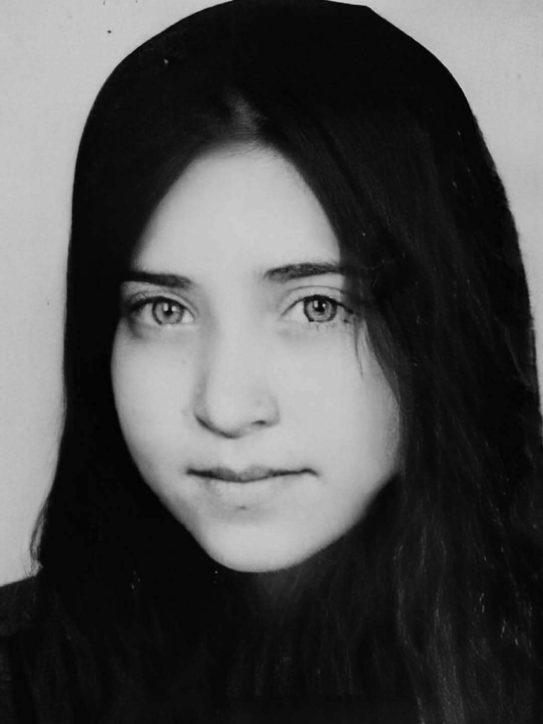 این بازیگر زن کیست؟ از روی عکس کودکی‌اش حدس بزنید