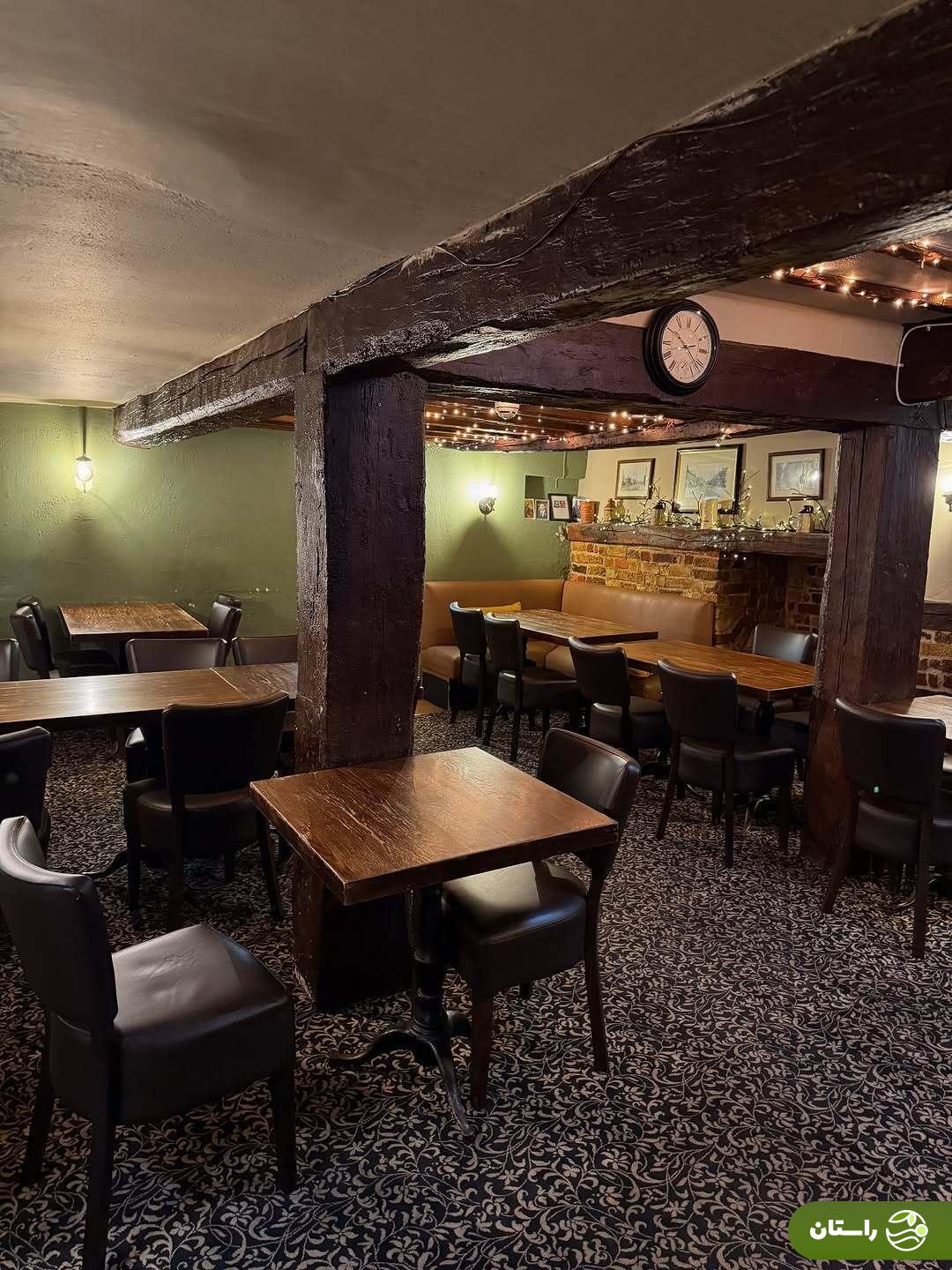 عکس | جشن تولد ۳۵ سالگی شیوا طاهری، دنیا سریال «گذر از رنج‌ها» در لندن