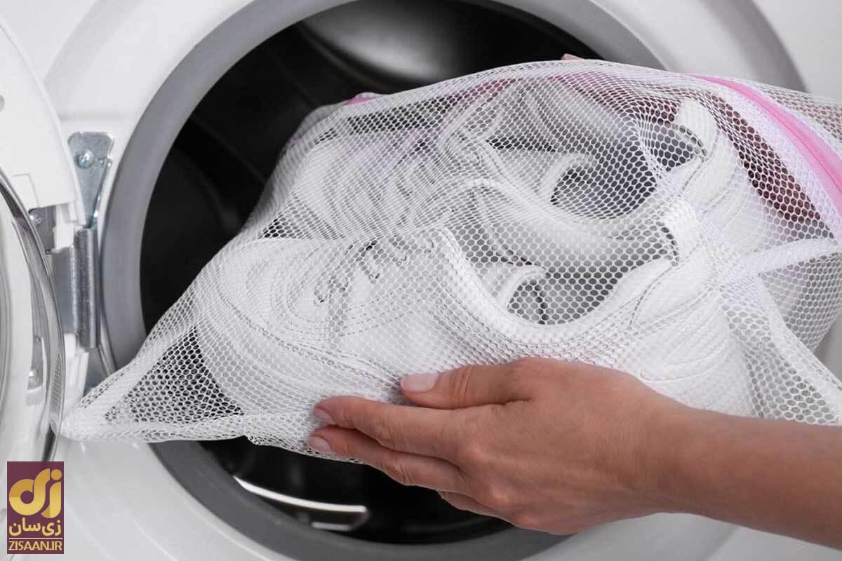 نحوه شستن کفشها در ماشین لباسشویی؛ این چند تکنیک جادویی را یاد بگیرید و کفش خود را نو کنید! نحوه شستن کفشها در ماشین لباسشویی؛ این چند تکنیک جادویی را یاد بگیرید و کفش خود را نو کنید!