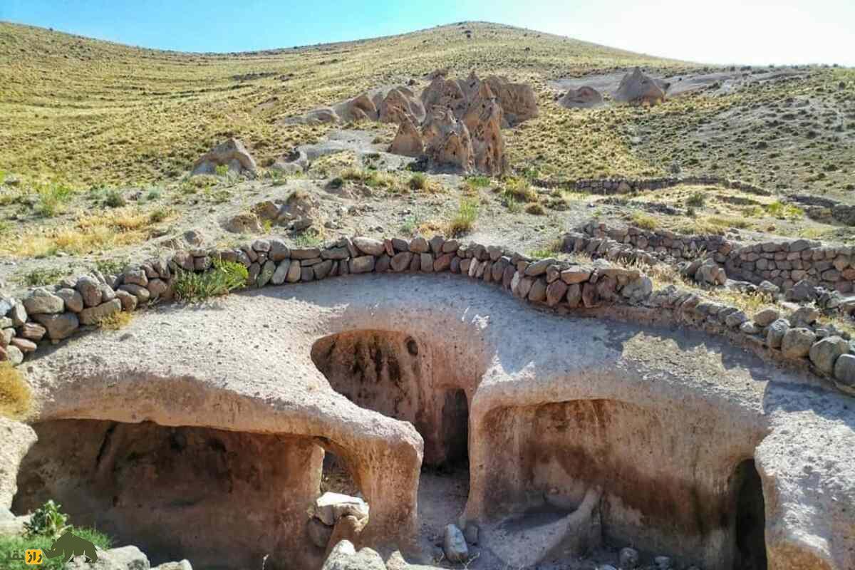 حیله‌ور تبریز؛ عجیب‌ترین روستای ایران که برای فرار از سرما و راهزنان خانه‌های آن زیر زمین بنا شده است