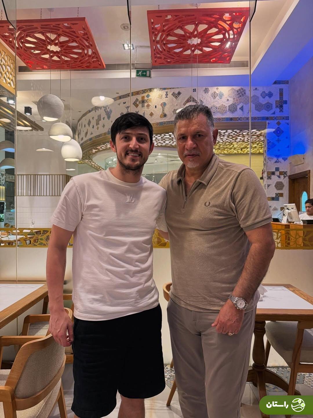 تصویر روز | سردار آزمون و علی دایی در یک رستوران در دبی