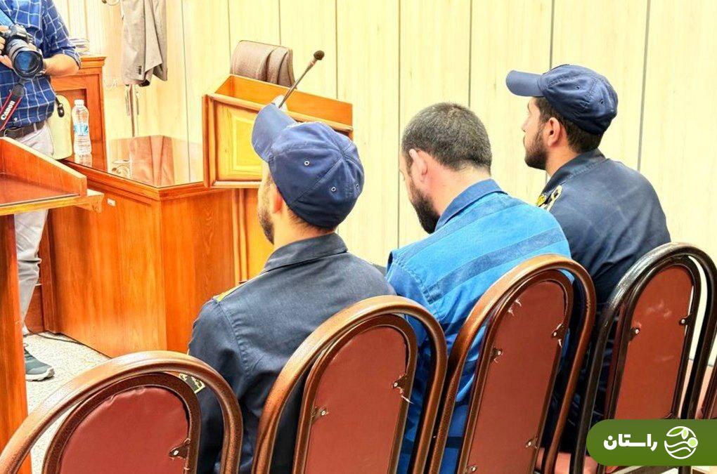 اولین عکس از قاتل الهه حسین نژاد در جلسه محاکمه امروز اولین عکس از قاتل الهه حسین نژاد در جلسه محاکمه امروز