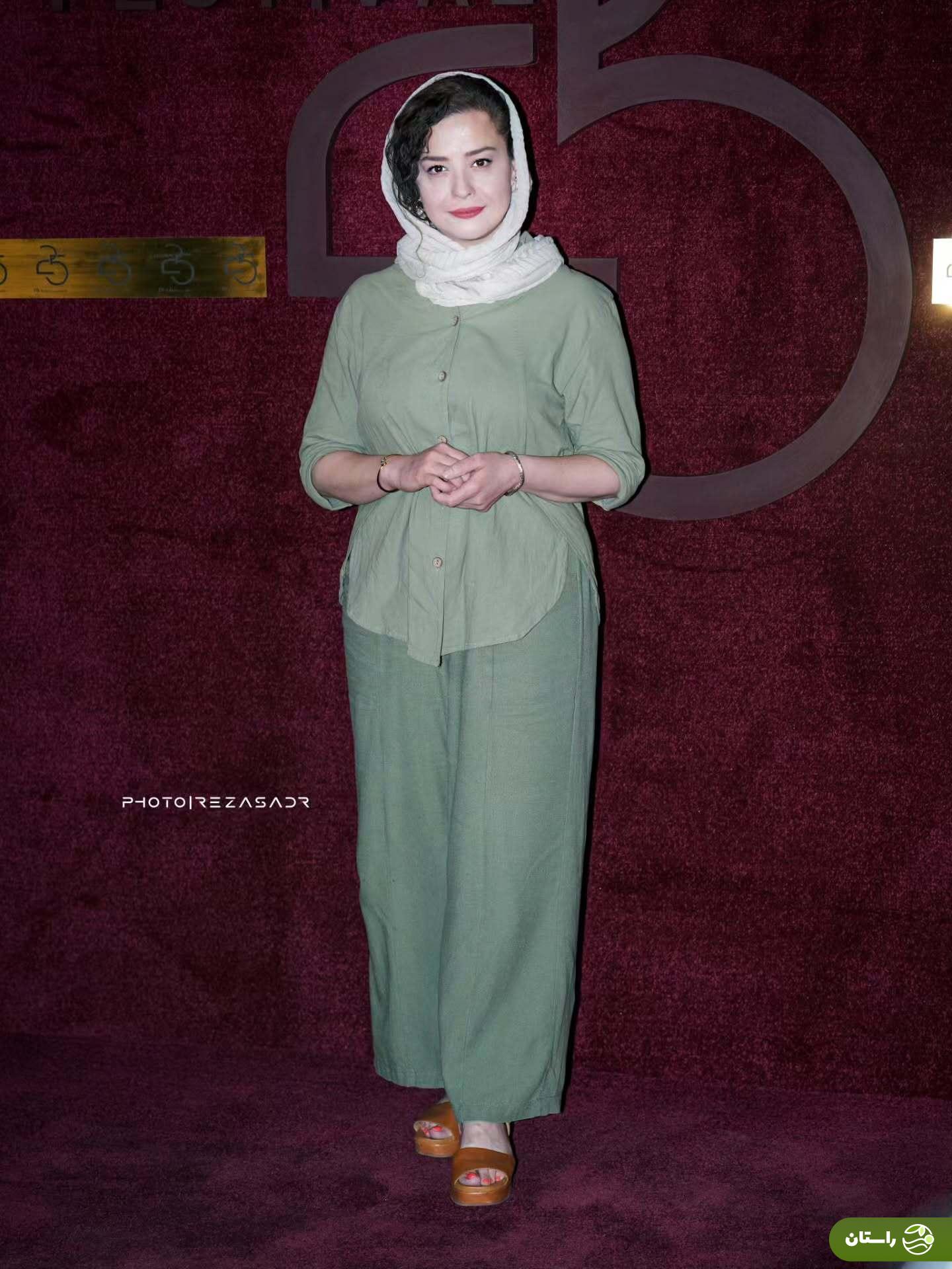 تصاویر‌ | ژست‌های مهرآوه شریفی‌نیا در افتتتاحیه ی جشنواره ۲۵