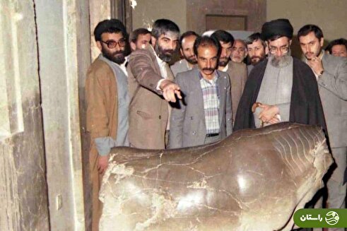 عکس | تونل زمان؛ بازدید آیت‌الله خامنه‌ای از تخت جمشید؛ ۲۱ آذر ۱۳۶۷