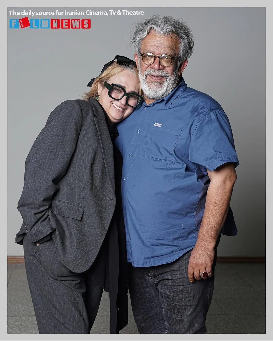 تصویر عاشقانه حسن پورشیرازی و همسرش در یک مراسم رسمی