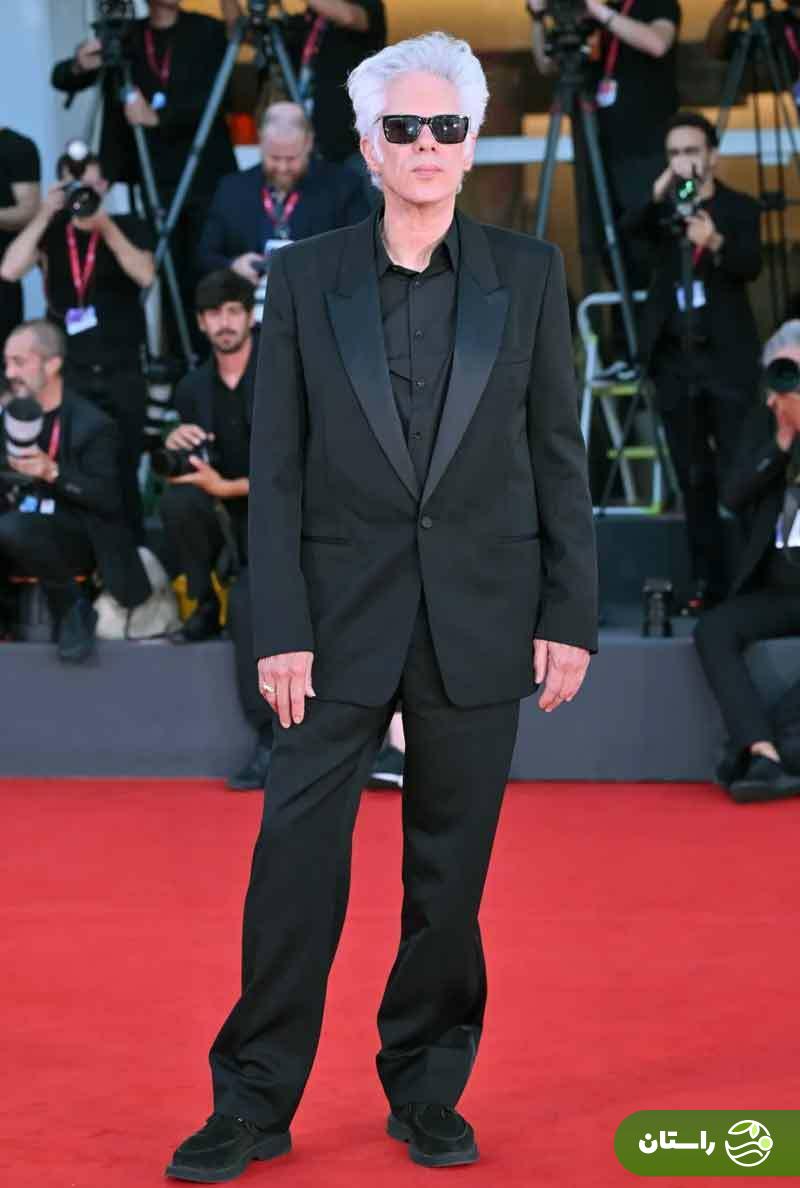 (تصاویر) جیم جارموش، کیت بلانشت و دیگر عوامل فیلم «پدر، مادر، خواهر و برادر» روی فرش قرمز کنار هم (تصاویر) جیم جارموش، کیت بلانشت و دیگر عوامل فیلم «پدر، مادر، خواهر و برادر» روی فرش قرمز کنار هم