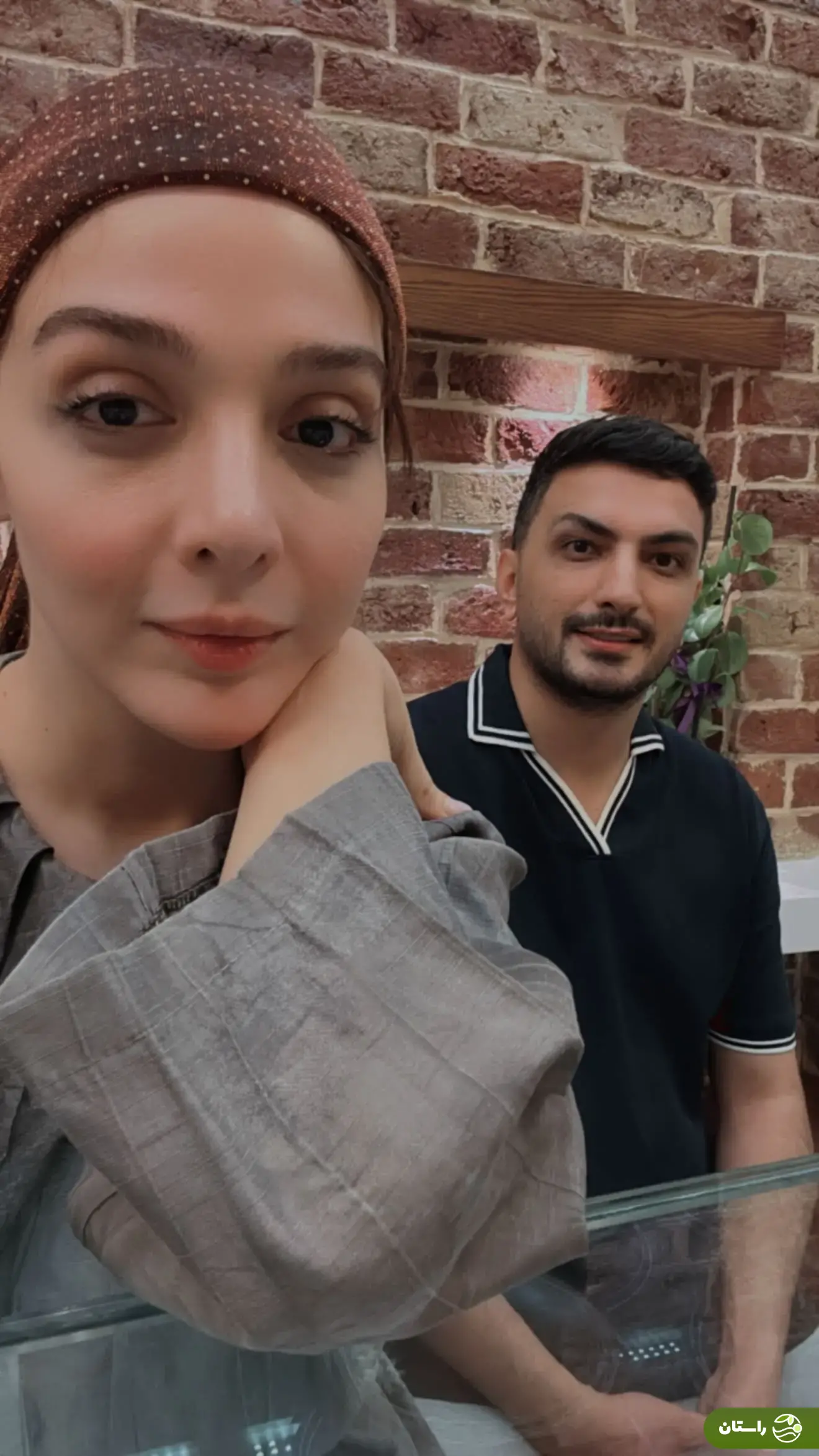 (عکس) سلفی جدید المیرا دهقانی و همسرش