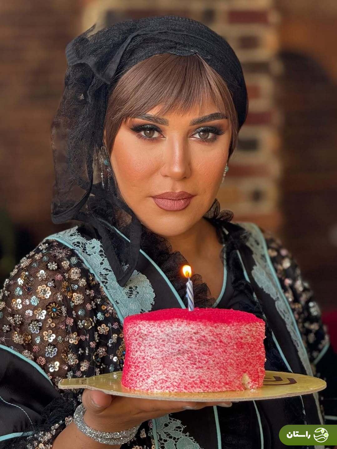(تصاویر) میکاپ متفاوت نسیم ادیبی در جشن تولد ۴۹ سالگی