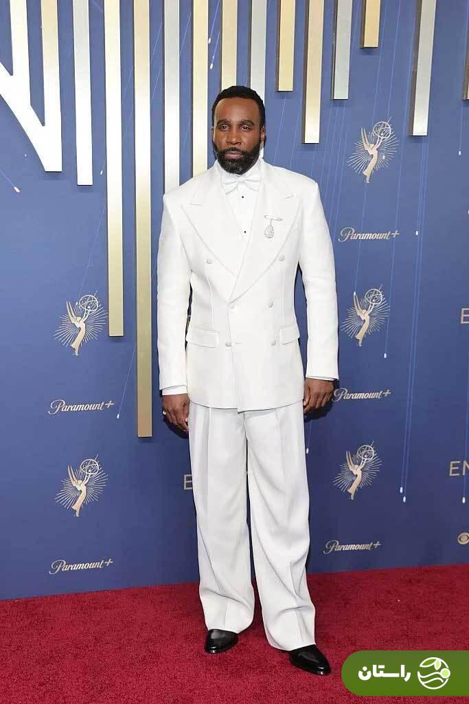 (عکس) لباسهای مردانه در مراسم «جوایز امی ۲۰۲۵» حکومت کردند؛ از استایل پدرو پاسکال تا والتن گاگینز (عکس) لباسهای مردانه در مراسم «جوایز امی ۲۰۲۵» حکومت کردند؛ از استایل پدرو پاسکال تا والتن گاگینز