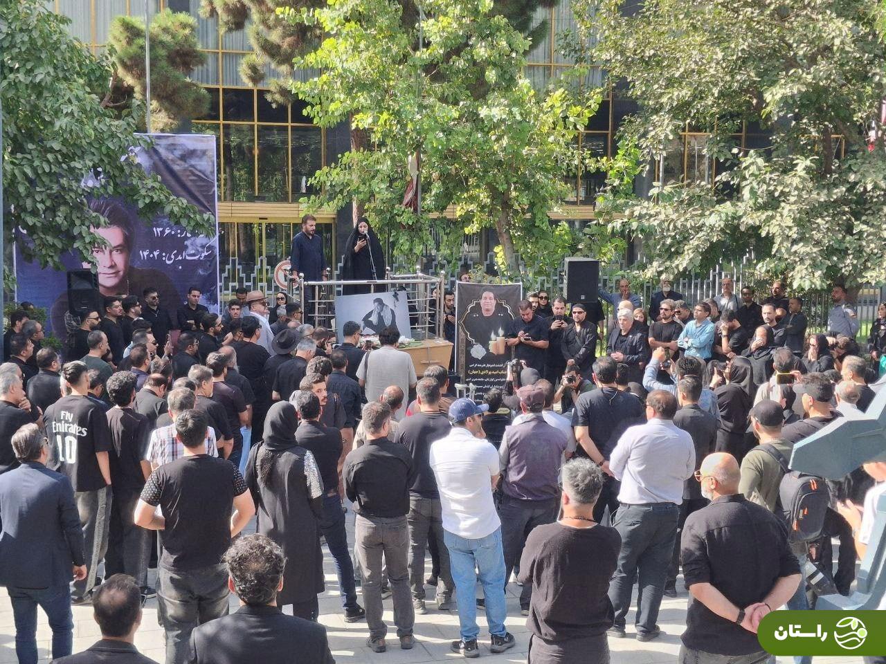 تصاویری از تشییع پیکر «امید جهان» در غیبت اهالی موسیقی تصاویری از تشییع پیکر «امید جهان» در غیبت اهالی موسیقی