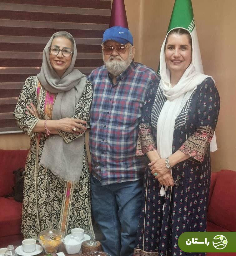 (عکس) اکبر عبدی و همسرش با فریبا کوثری و پژمان بازغی در یک قاب (عکس) اکبر عبدی و همسرش با فریبا کوثری و پژمان بازغی در یک قاب