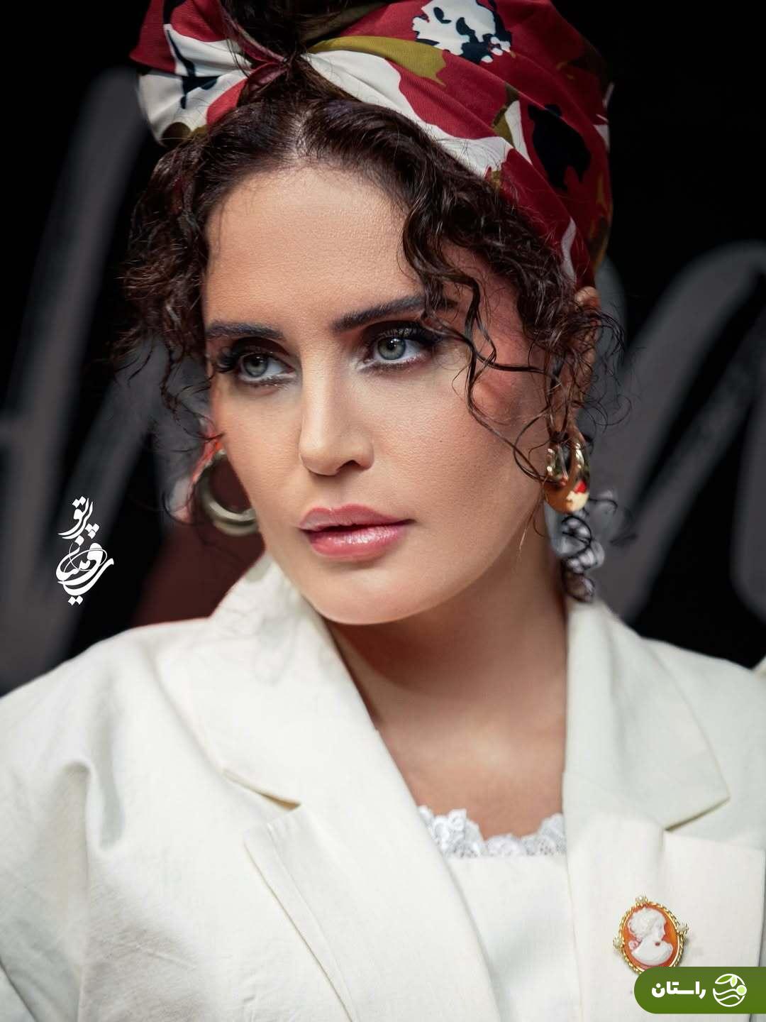 (تصاویر) استایل و ژست‌های الناز شاکردوست در اکران «گوزن‌های اتوبان»