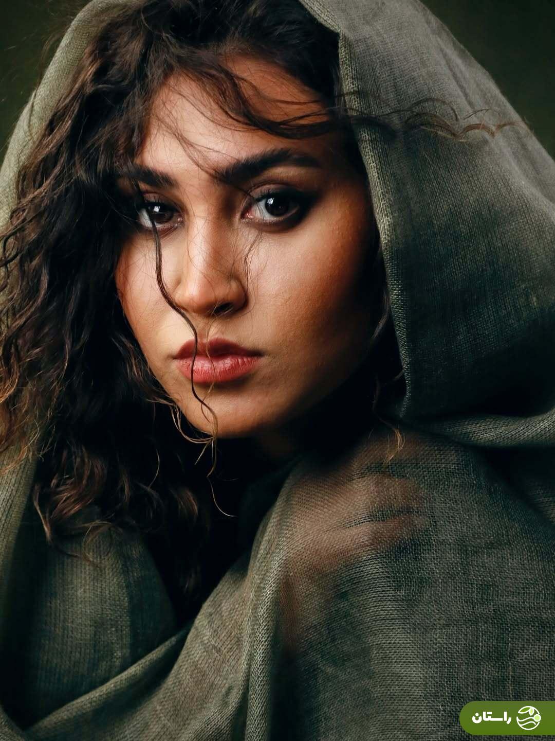 نگین گودرزی؛ همخوان زن کنسرت علیرضا قربانی کیست؟ + تصاویر