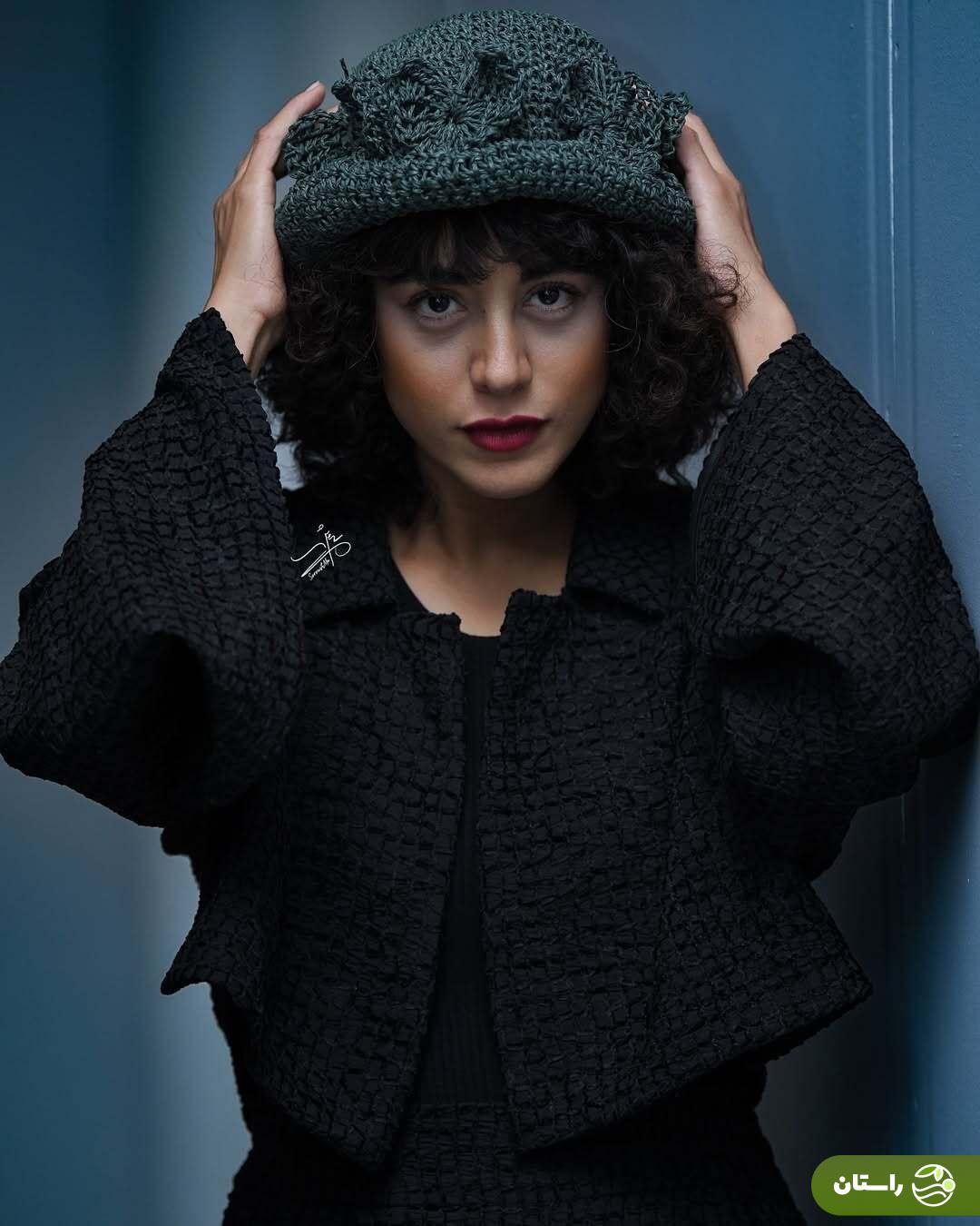 (تصاویر) بهنام تشکر، پاشا رستمی و نازنین کیوانی در پشت صحنه نمایش بار هستی