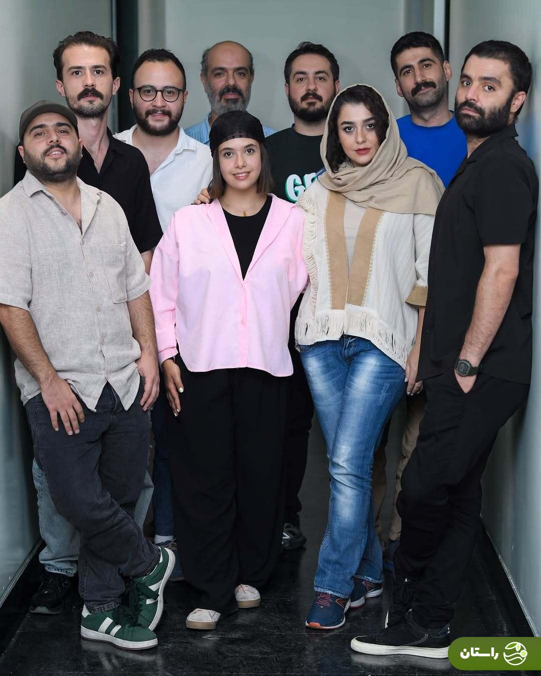 تصاویر | ژست‌های نفس بازغی در پشت صحنه نمایش صلح عباس آباد