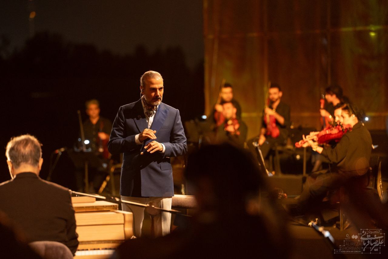علیرضا قربانی در شب آخر «ایرانم» در تهران: دوری از شما غمی است بر دل ما