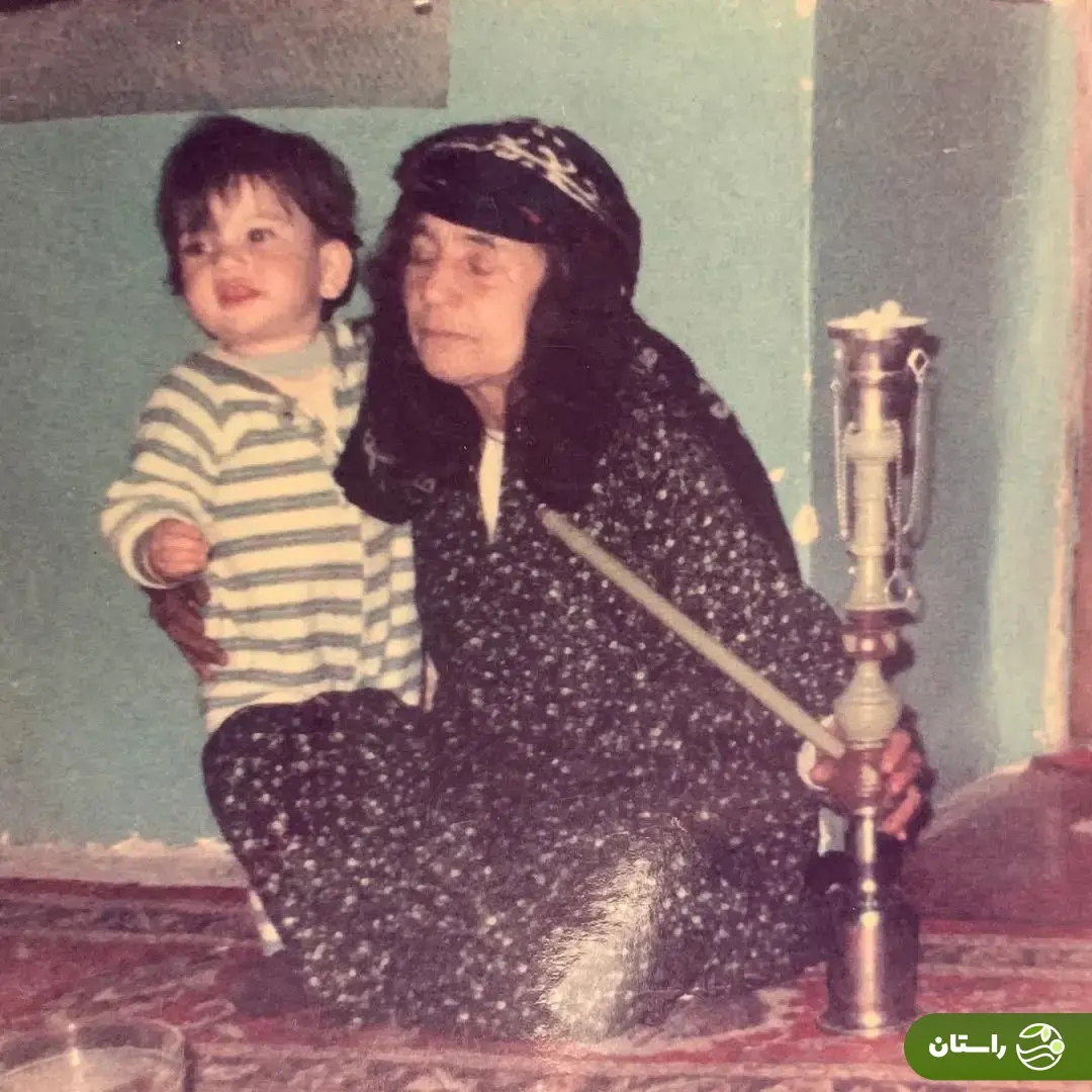 (عکس) متین ستوده در آغوش پدر، مادر و مادربزرگش؛ دهه ۶۰