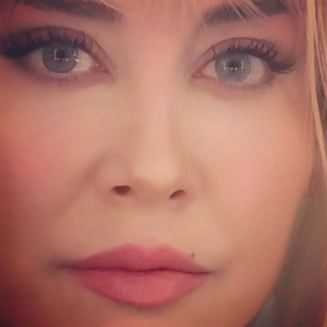 (عکس) گریم متفاوت آشا محرابی با لنز یخی جلب‌توجه کرد