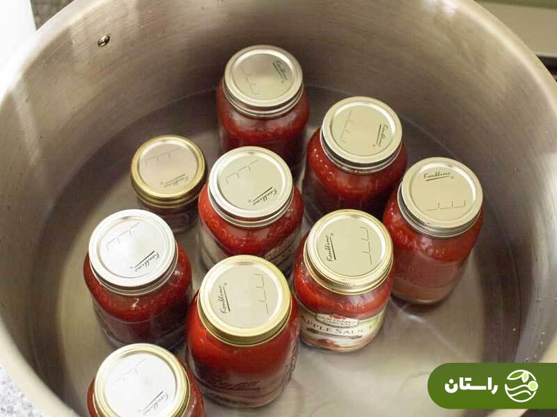 طرز تهیه کنسرو گوجه فرنگی در ۵ مرحله؛ زمستان هم گوجه تازه دارید!