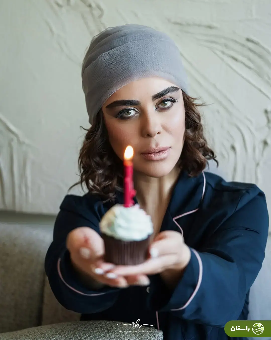 (تصاویر) جشن تولد ۳۷ سالگی الهام اخوان