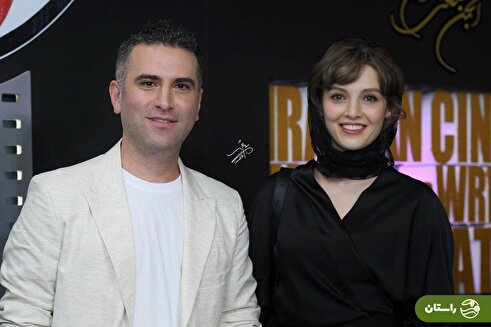 تصاویر دو نفره پریناز ایزدیار و مهسا حجازی با هوتن شکیبا در جشن منتقدان سینما