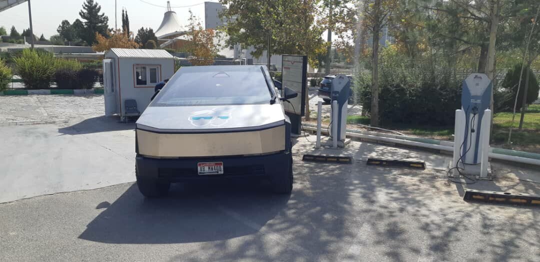 (عکس) ماجرای خبرساز خودرو «تسلا سایبرتراک» در عباسآباد چه بود؟ (عکس) ماجرای خبرساز خودرو «تسلا سایبرتراک» در عباسآباد چه بود؟