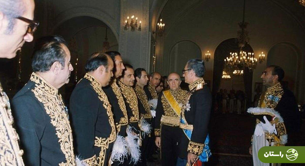 (عکس) تونل زمان؛ مراسم جشن تولد پنجاه و هفت سالگی محمدرضا پهلوی در کاخ نیاوران