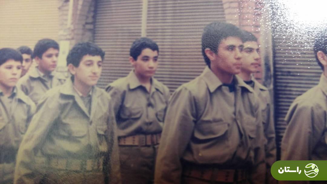 عکس دیده نشده و باورنکردنی از یوسف صیادی در حال اعزام به جبهه