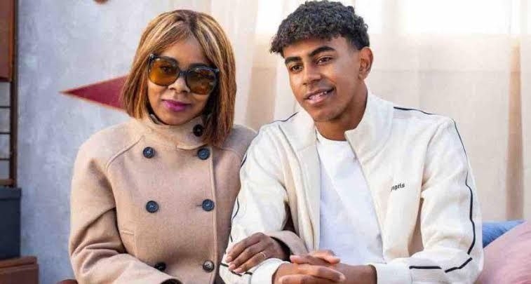 پشتپرده شام جنجالی مادر یامال فاش شد: متواضعتر از این زن نداریم، میخواهند لامین را بزنند! پشتپرده شام جنجالی مادر یامال فاش شد: متواضعتر از این زن نداریم، میخواهند لامین را بزنند!