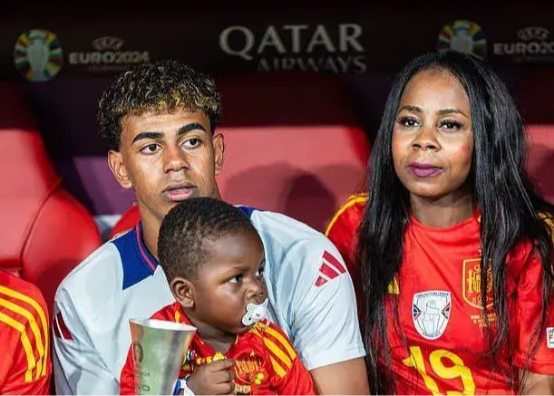 پشتپرده شام جنجالی مادر یامال فاش شد: متواضعتر از این زن نداریم، میخواهند لامین را بزنند! پشتپرده شام جنجالی مادر یامال فاش شد: متواضعتر از این زن نداریم، میخواهند لامین را بزنند!