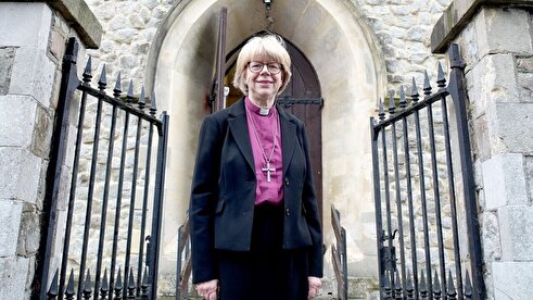 «سارا مولالی» کیست و چگونه سنت ۱۴۰۰ ساله در انگلستان را شکست؟