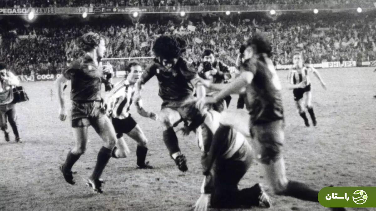 (عکس) پیراهن جنجالی مارادونا در نبرد خونین فینال ۱۹۸۴ به حراج گذاشته می‌شود