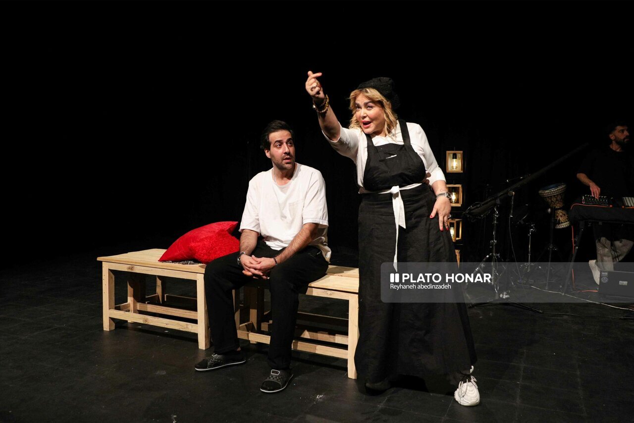 تصاویر | بهاره رهنما در نمایش «یازده: یازده» تصاویر | بهاره رهنما در نمایش «یازده: یازده»