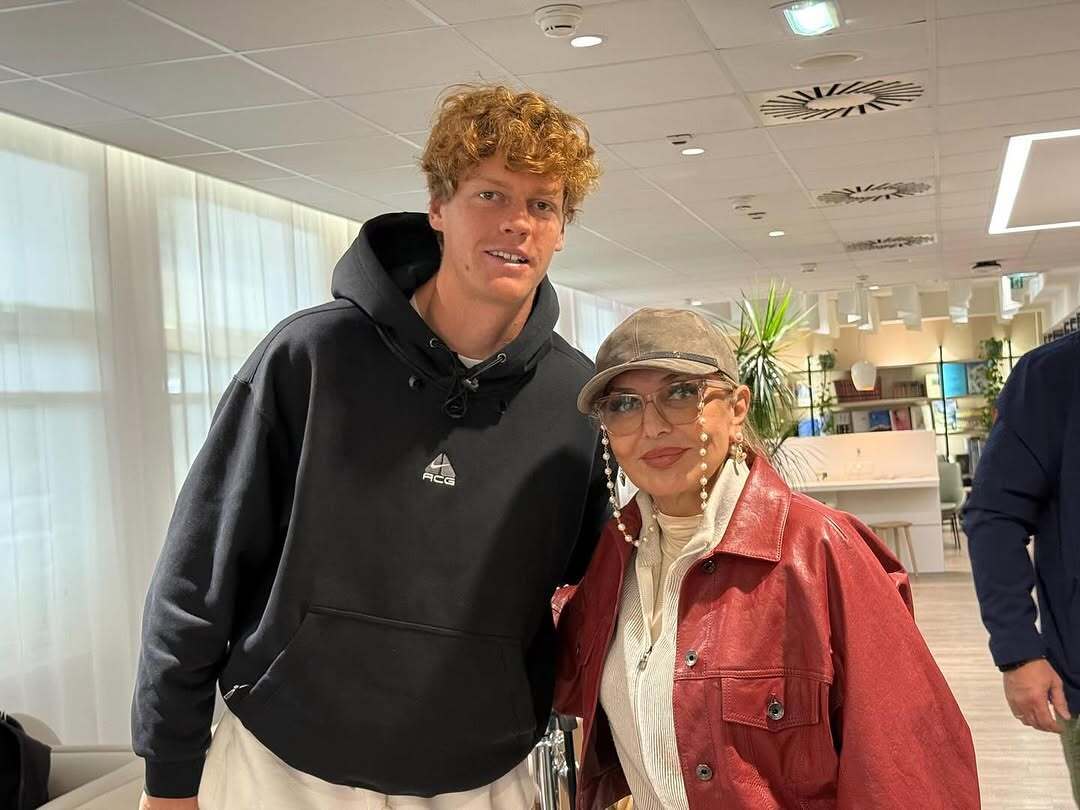 (عکس) ملاقات خاص گوگوش با تنیسور مشهور ایتالیایی