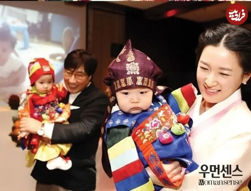 (عکس)  یانگوم به همراه همسر و دوقلوهایش ۱۳ سال قبل