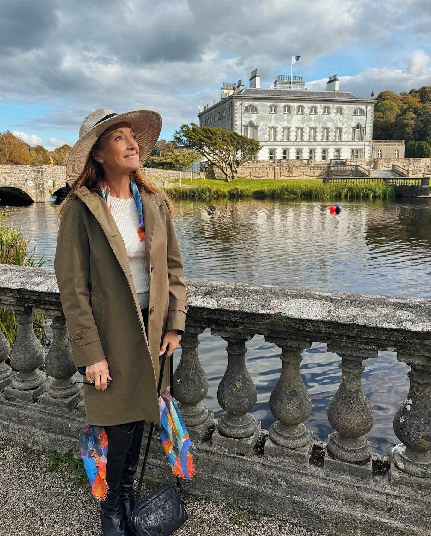 (عکس) زیبایی خیره‌کننده جین سیمور، بازیگر سریال پزشک دهکده در ۷۴ سالگی