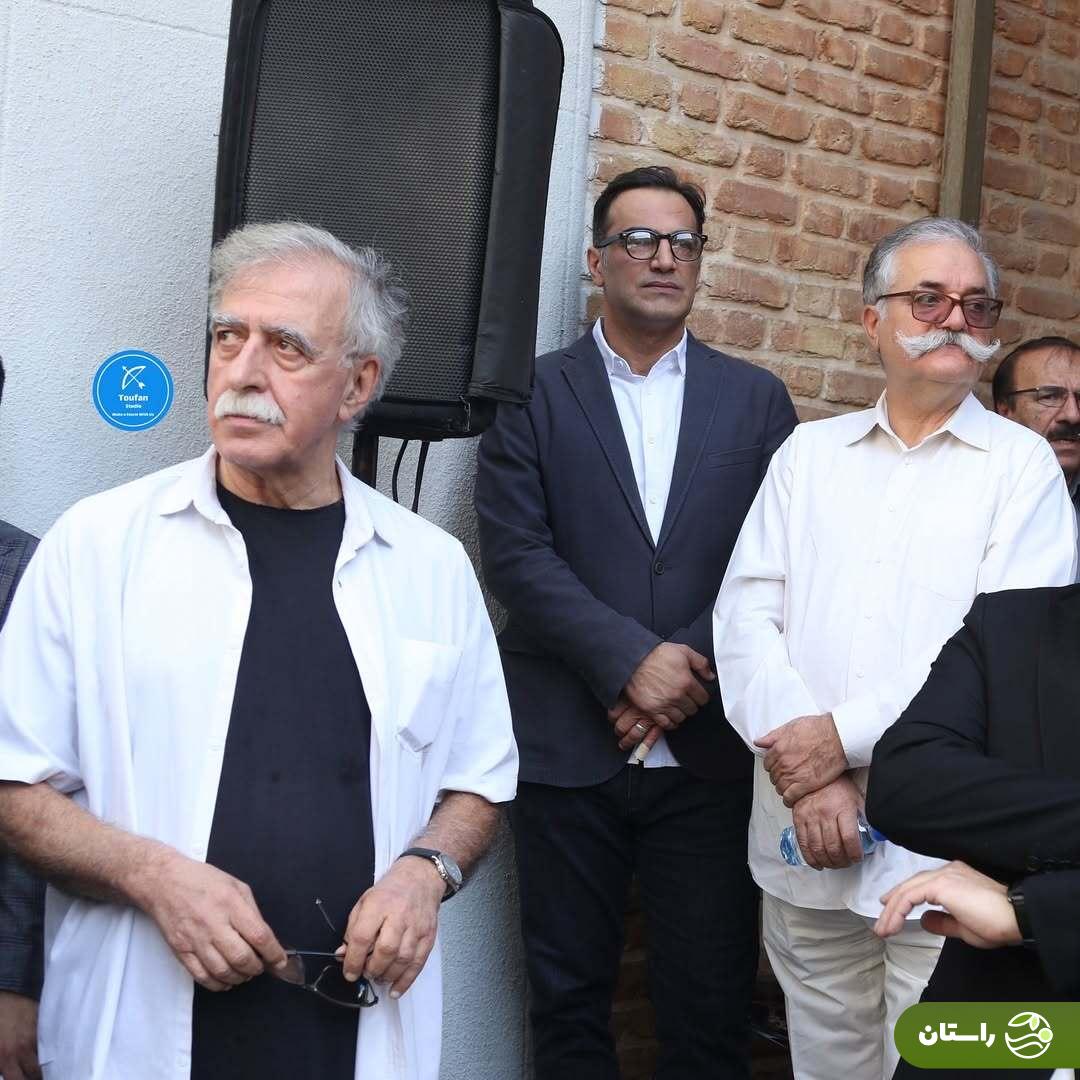 (تصاویر) حضور هنرمندان در تشییع پیکر ناصر تقوایی (تصاویر) حضور هنرمندان در تشییع پیکر ناصر تقوایی