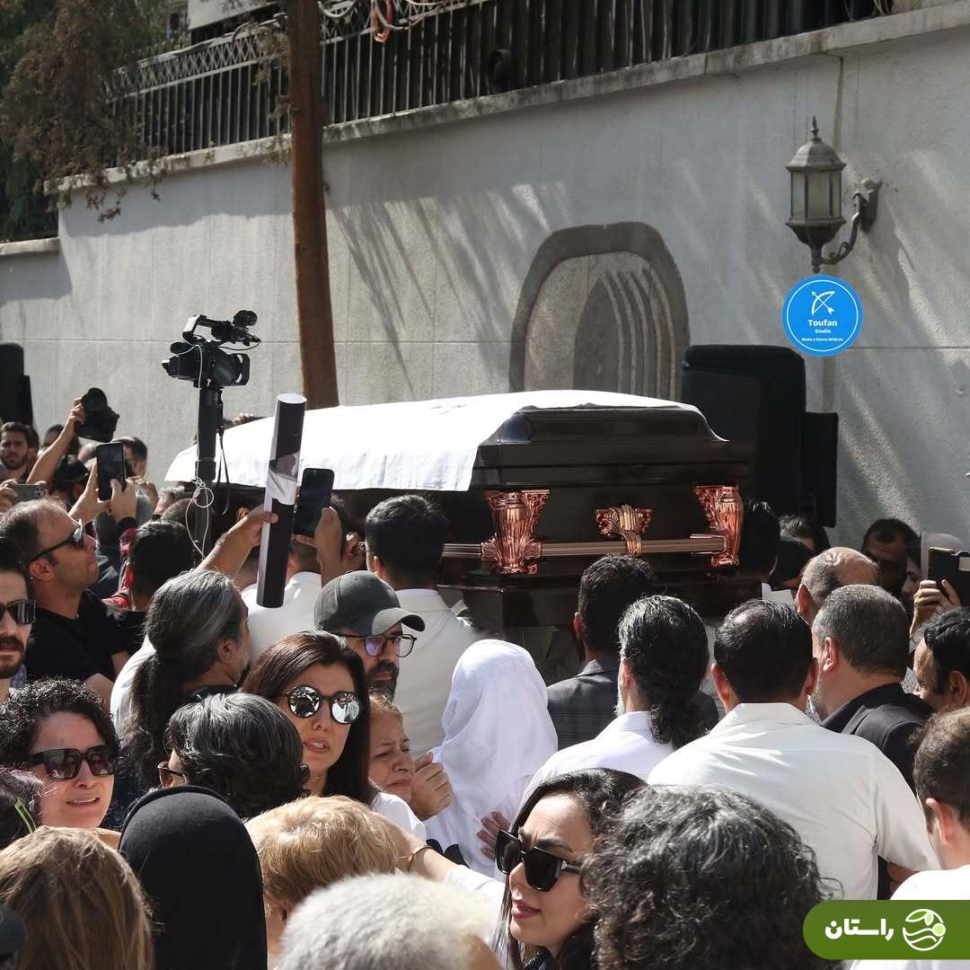 (تصاویر) حضور هنرمندان در تشییع پیکر ناصر تقوایی (تصاویر) حضور هنرمندان در تشییع پیکر ناصر تقوایی