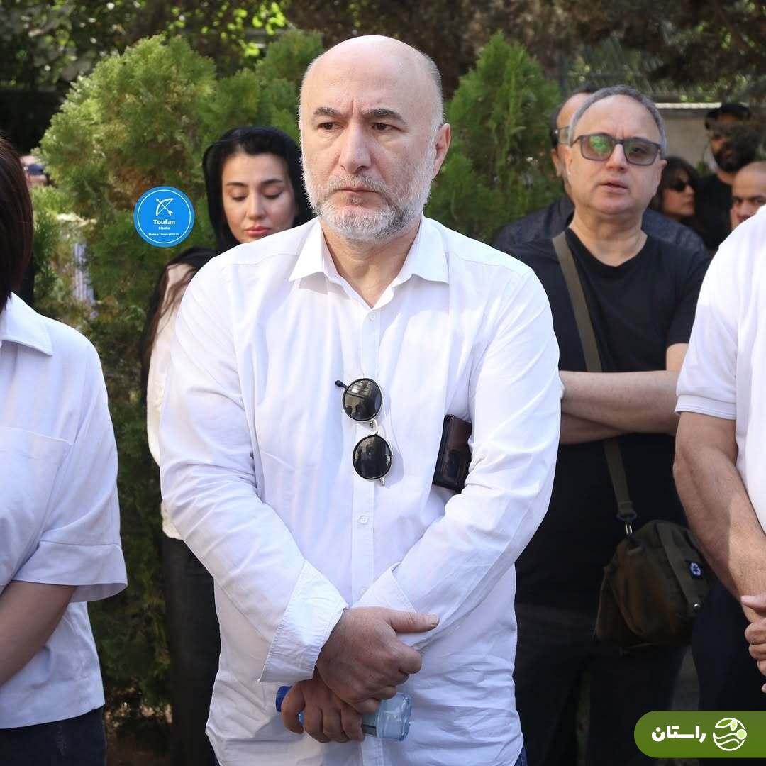 (تصاویر) حضور هنرمندان در تشییع پیکر ناصر تقوایی (تصاویر) حضور هنرمندان در تشییع پیکر ناصر تقوایی