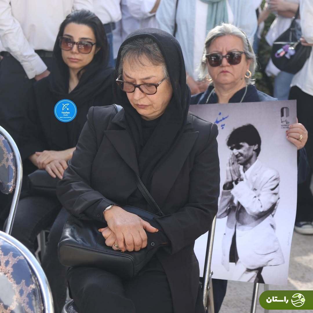 (تصاویر) حضور هنرمندان در تشییع پیکر ناصر تقوایی (تصاویر) حضور هنرمندان در تشییع پیکر ناصر تقوایی