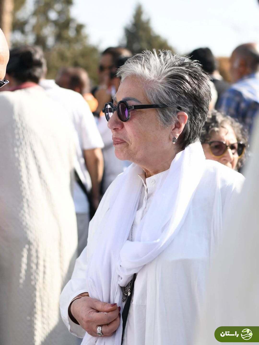 (تصاویر) خاکسپاری ناصر تقوایی در امام‌زاده طاهر کرج با حضور گسترده مردم و هنرمندان