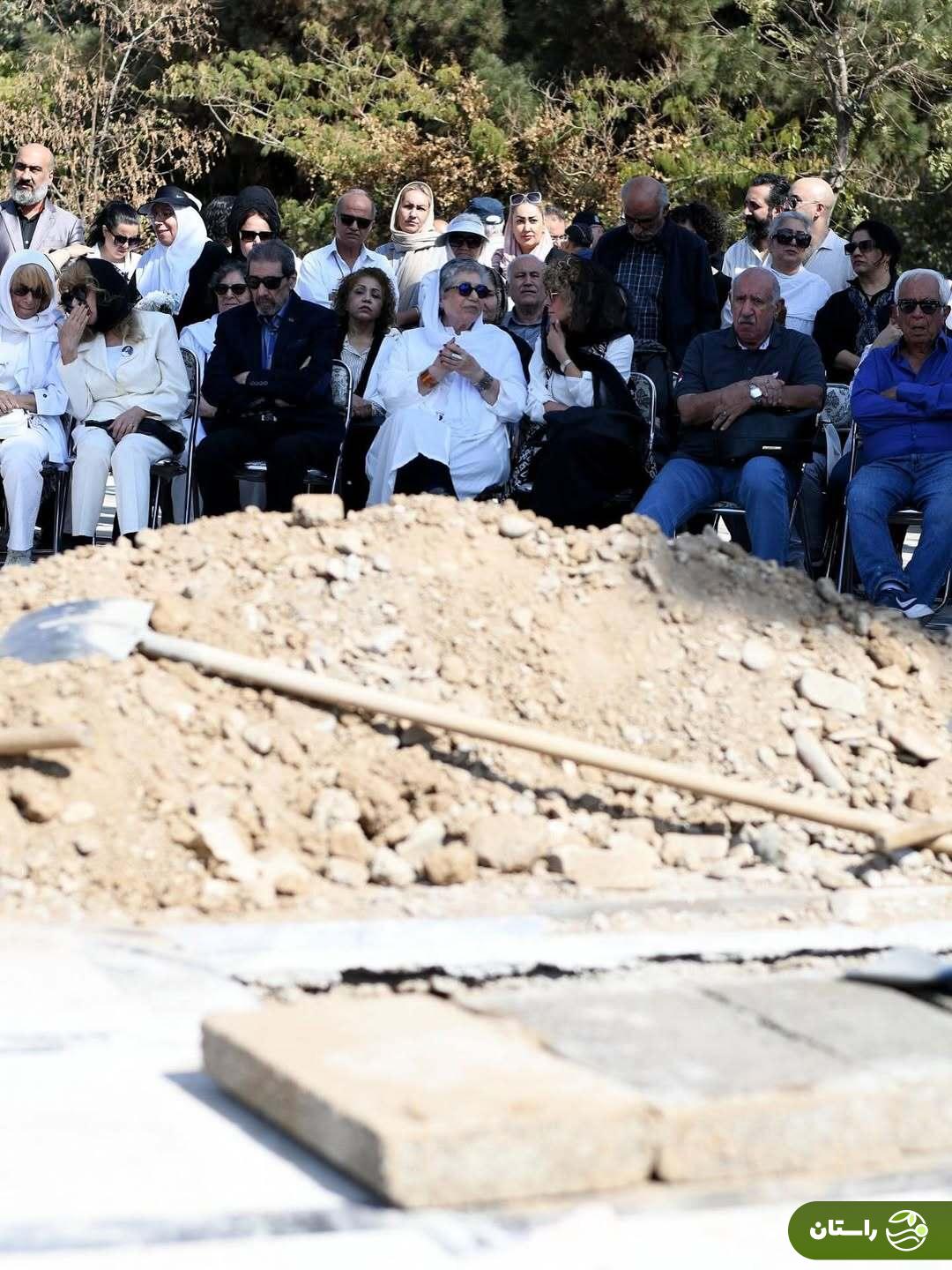(تصاویر) خاکسپاری ناصر تقوایی در امام‌زاده طاهر کرج با حضور گسترده مردم و هنرمندان