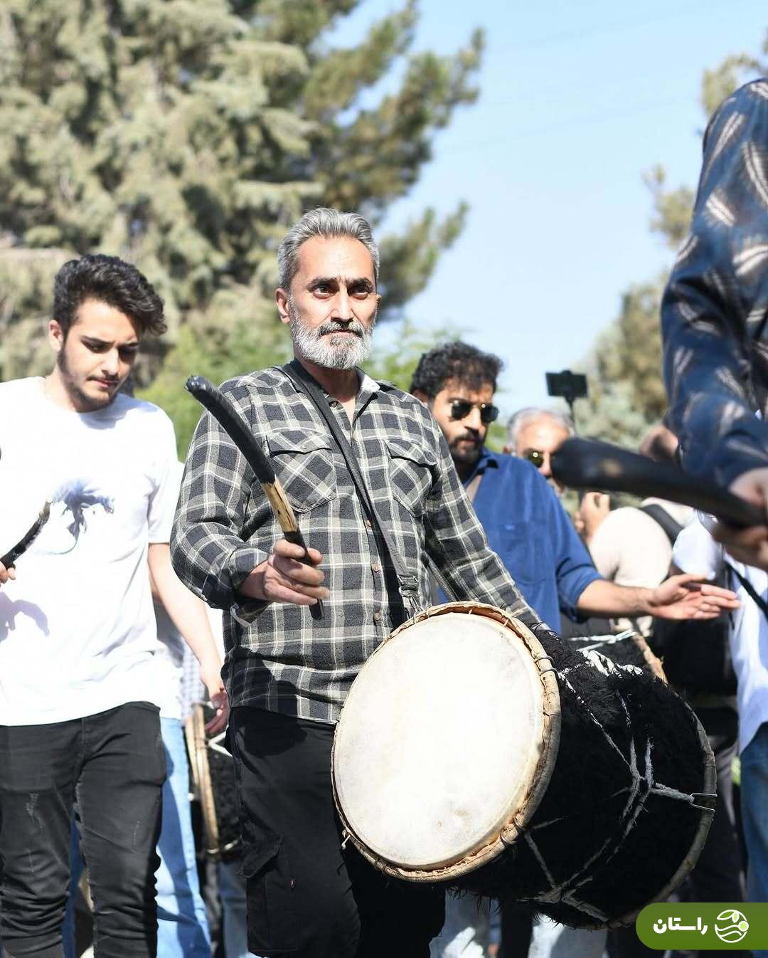 (تصاویر) خاکسپاری ناصر تقوایی در امام‌زاده طاهر کرج با حضور گسترده مردم و هنرمندان
