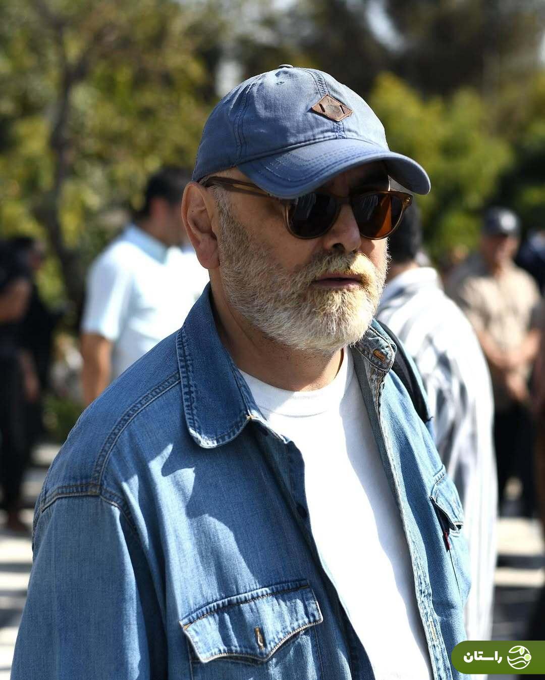 (تصاویر) خاکسپاری ناصر تقوایی در امام‌زاده طاهر کرج با حضور گسترده مردم و هنرمندان