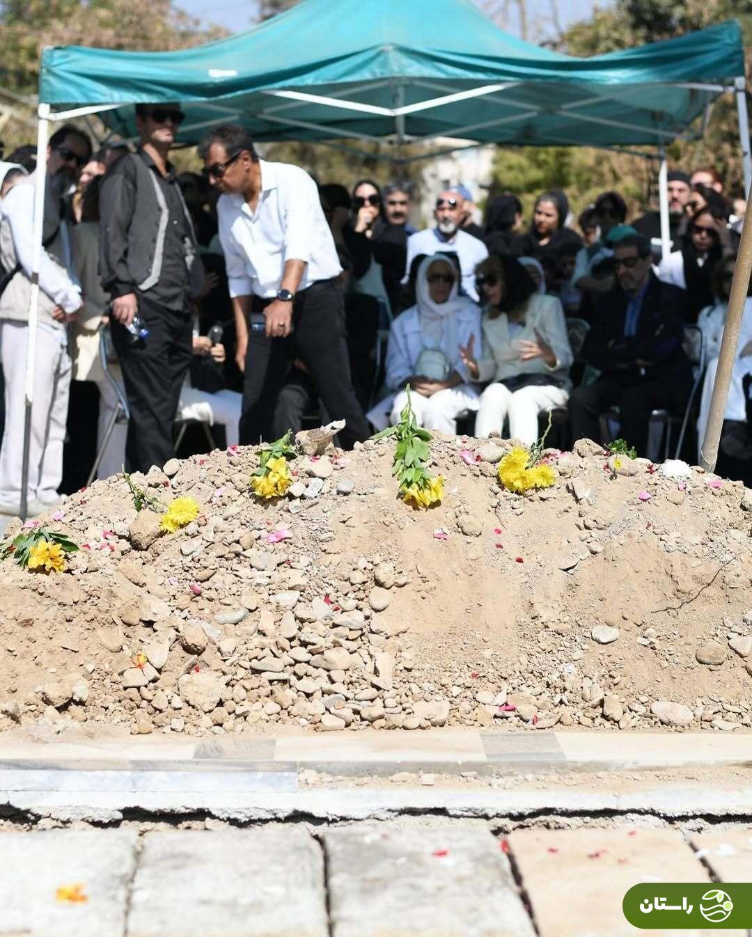 (تصاویر) خاکسپاری ناصر تقوایی در امام‌زاده طاهر کرج با حضور گسترده مردم و هنرمندان