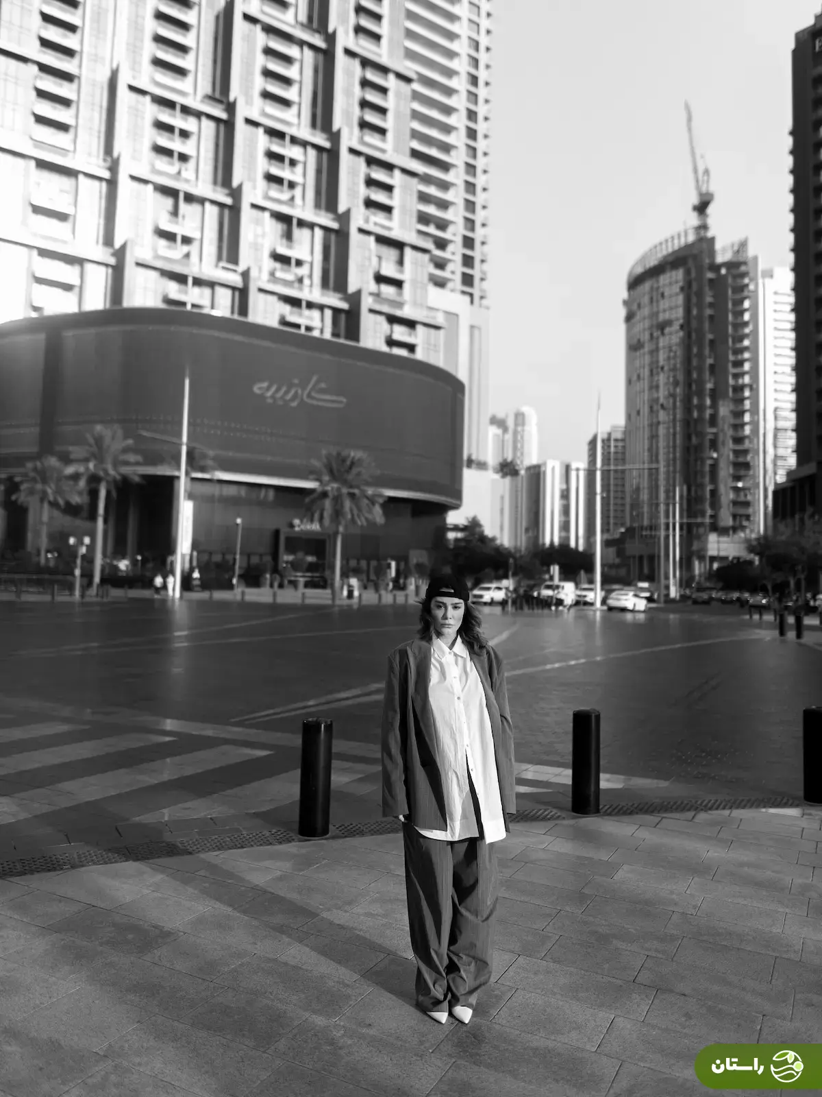 (عکس) استایل متفاوت سحر قریشی در خیابانهای دبی (عکس) استایل متفاوت سحر قریشی در خیابانهای دبی