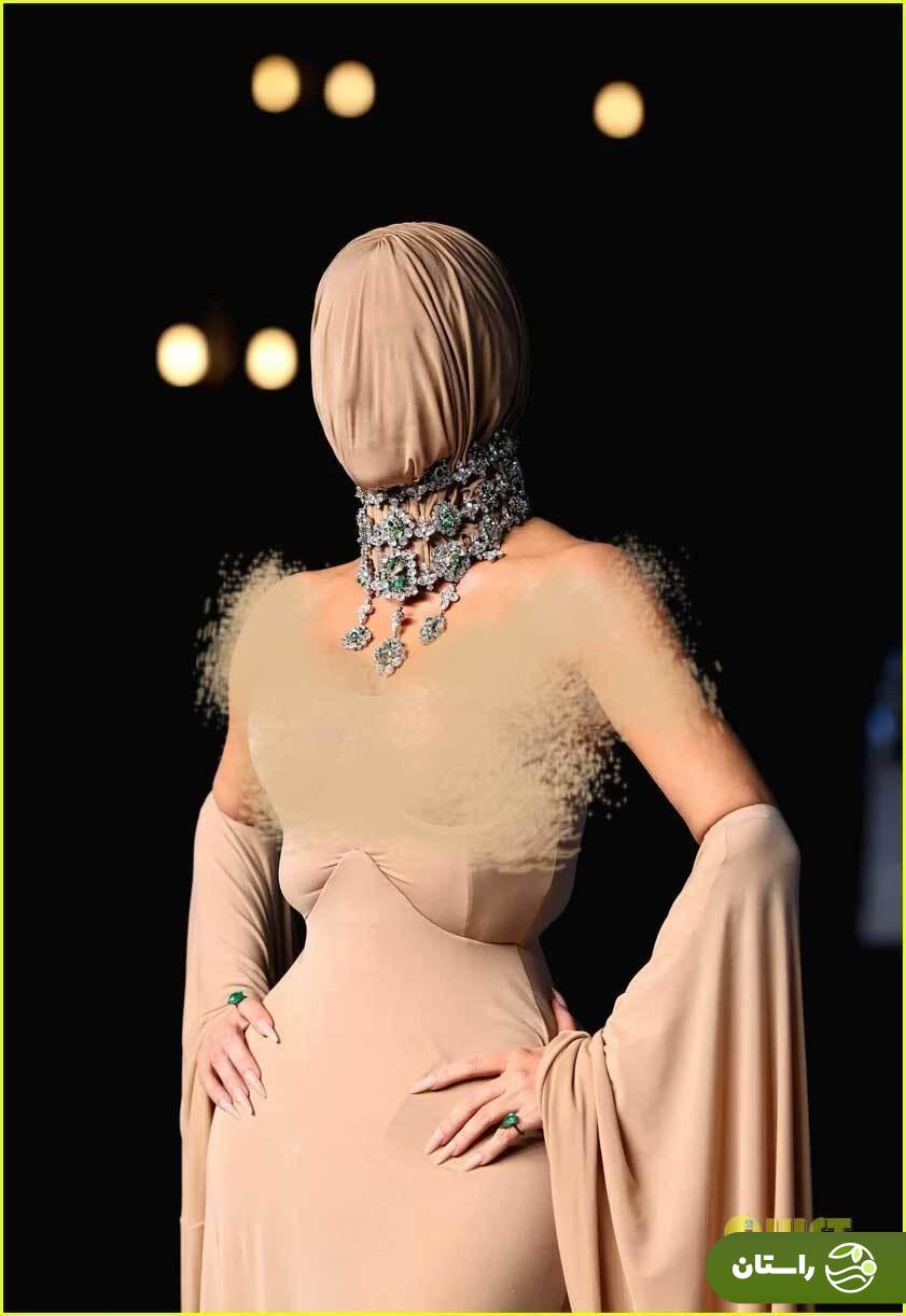 کیم کارداشیان در جشن موزه آکادمی ۲۰۲۵ با یک ماسک عجیب روی صحنه آمد!/ تلاش مدل قدیمی برای دیده شدن! کیم کارداشیان در جشن موزه آکادمی ۲۰۲۵ با یک ماسک عجیب روی صحنه آمد!/ تلاش مدل قدیمی برای دیده شدن!