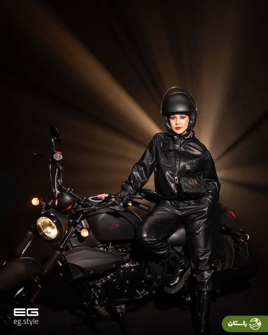 (تصاویر) یک ویدئو تبلیغاتی متفات؛ آزاده صمدی «موتورسوار» شد!