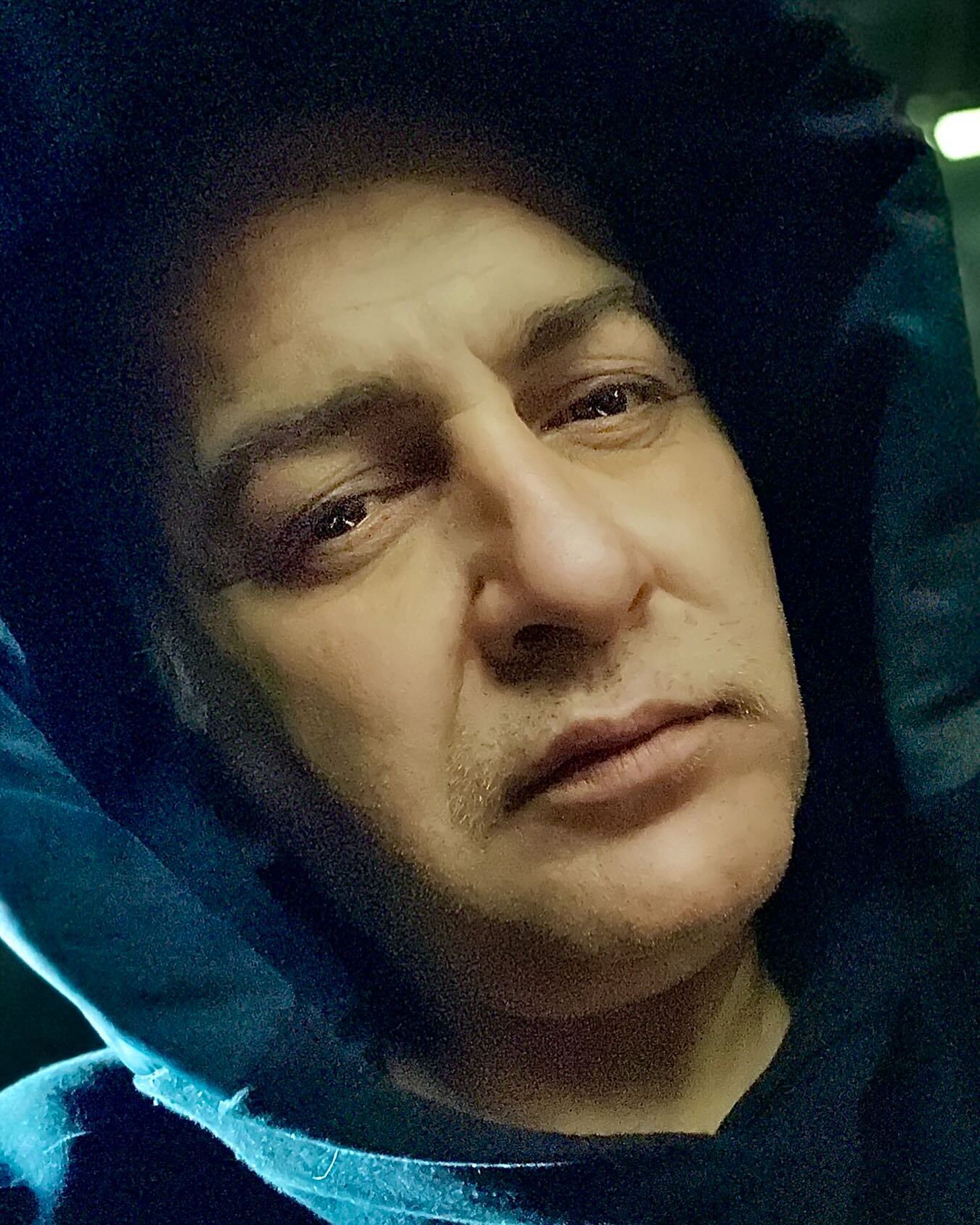 عکس تازه خلیل «نون خ» با حال‌و‌هوای غمگین