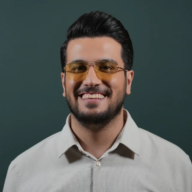 بیوگرافی امیرحسین قیاسی؛ از فقر در کودکی پرچالش تا محبوبیت در برنامههای طنز بیوگرافی امیرحسین قیاسی؛ از فقر در کودکی پرچالش تا محبوبیت در برنامههای طنز